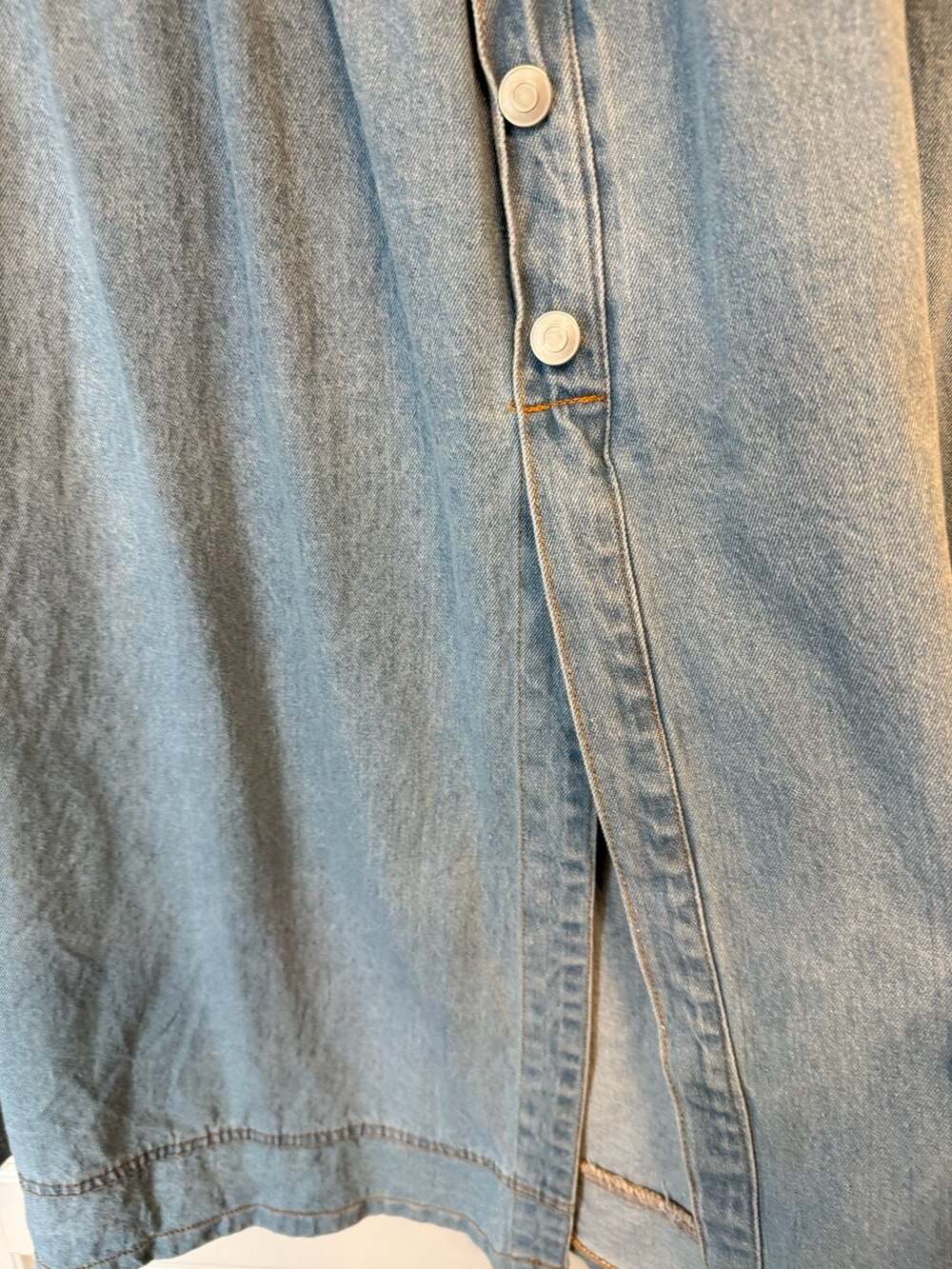 Moon River Light Wash Button-Down Tiered boho/western Denim Midi Skirt Size M - Picture 3 of 10